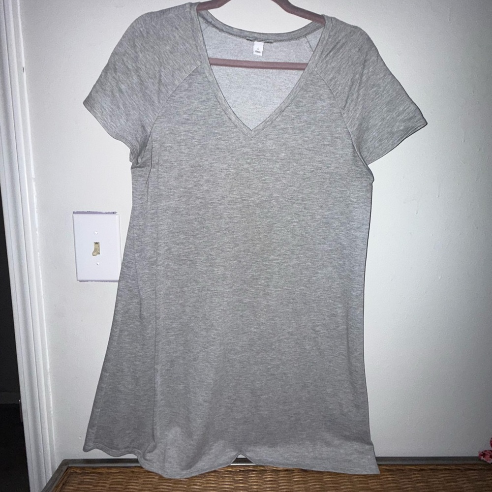 Nine West Heather Gray V-Neck Tee
